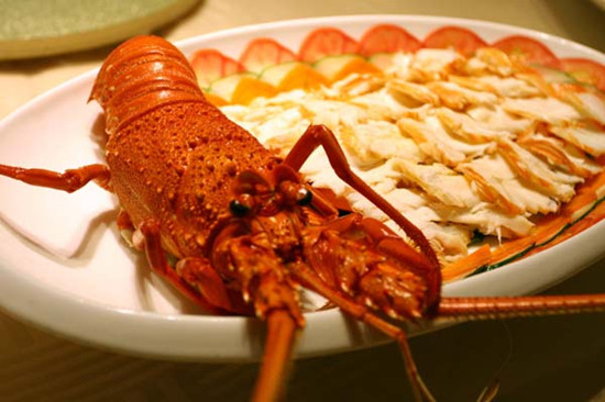 Fresh seafood is one of the best offerings of Zhanjiang. Provided to China Daily 