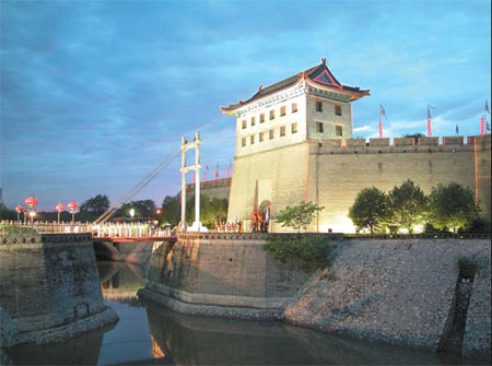 The city wall and moat of Xi'an are among the best-preserved in China.