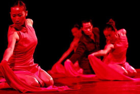 Modern dances freedom of expression and often abstract themes set it apart from other dance genres. And this year's Beijing Dance Festival has showcased exactly that kind of diversity. 