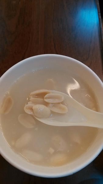 Peanut soup is one of the popular traditional Xiamen desserts.  