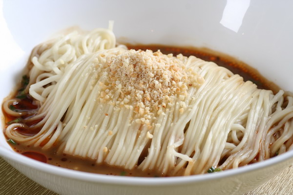 Taiwan dan dan noodles is another popular dish at the restaurant.Photo provided to China Daily 