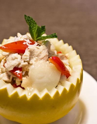 Stir-fried fish/chicken with sweet pepper in musk-melon.[Photos by Feng Yongbin / China Daily]  