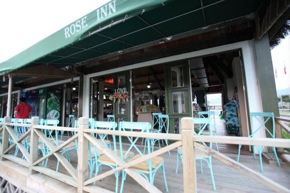 A rose inn inside the rose valley in Yalong Bay, Sanya, Hainan province. [Photo by Zhang Qiang/provided to chinadaily.com.cn]