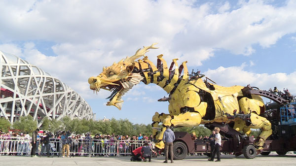 Two mechanical giants will stage their China debut in Beijing's Olympic Park from Oct 17 to 19, as one of the highlights of the celebration of the 50th anniversary of Sino-French diplomatic relations.[Photo provided to China Daily]
