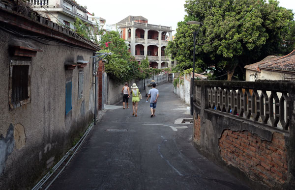 Gulangyu Island, which has a number of historical buildings, is a 1.87-square-kilometer retreat a ferry stop away from the downtown area of Xiamen. Zhu Xingxin / China Daily  