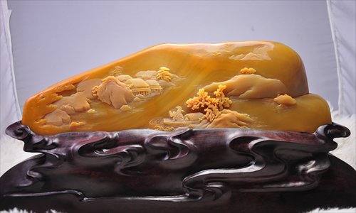 Carving by Zhang Huanxue Photo: Courtesy of World Art Museum