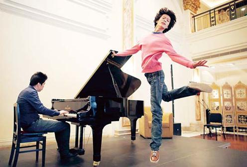 Pianist Xue Yingjia will play music that will be physically interpreted by dancer and choreographer Wu Husheng. Photo provided to Shanghai Star  