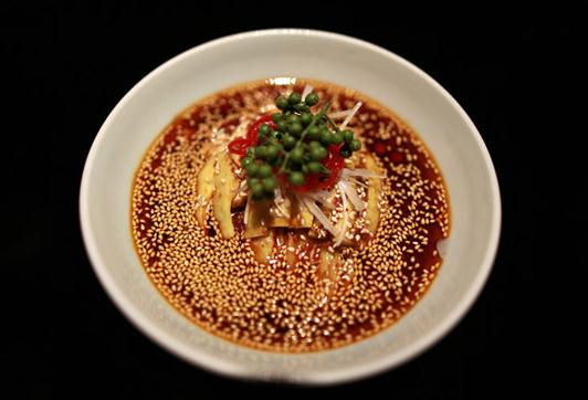 Mouth-watering chicken. Photo Feng Yongbin/China Daily  