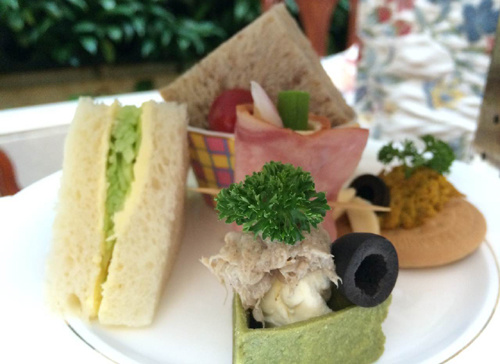 Sandwiches and cakes are an indispensable part of afternoon tea. Photo provided to chinadaily.com.cn  
