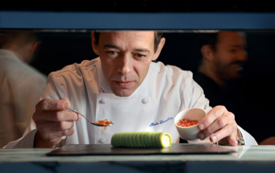 Devahive directs his molecular magic at caviar, mushrooms and an avocado roll.(Photo provided to China Daily)