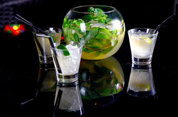 Sangria is a perennial favorite. (Photo provided to China Daily)