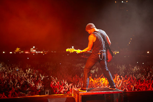 Linkin Park performs at a concert of The Hunting Party Tour. (Photo/China Daily)