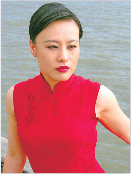Actress Vivian Wu says she enjoys being a bridge between Hollywood and the Chinese film industry.[China Daily]