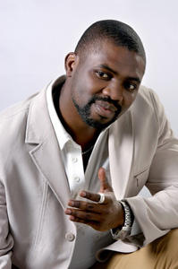 Resembling the football star George Weah, Hao Ge, or Uwechue Emmanuel, is praised as an African who can move people to tears with Chinese songs.