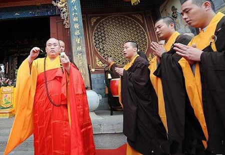 The abbot gets up at 5:00 a.m. and goes to bed at 9:00 p.m. every day, the disciples added, a schedule more rigorous than nine-to-five white collar workers in cities.