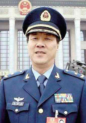 Thinking back to the old days, Zhu Heping concluded that his family tradition of being red and expert should never be abandoned. He was appointed vice head of the Air Force Command College in 2006.