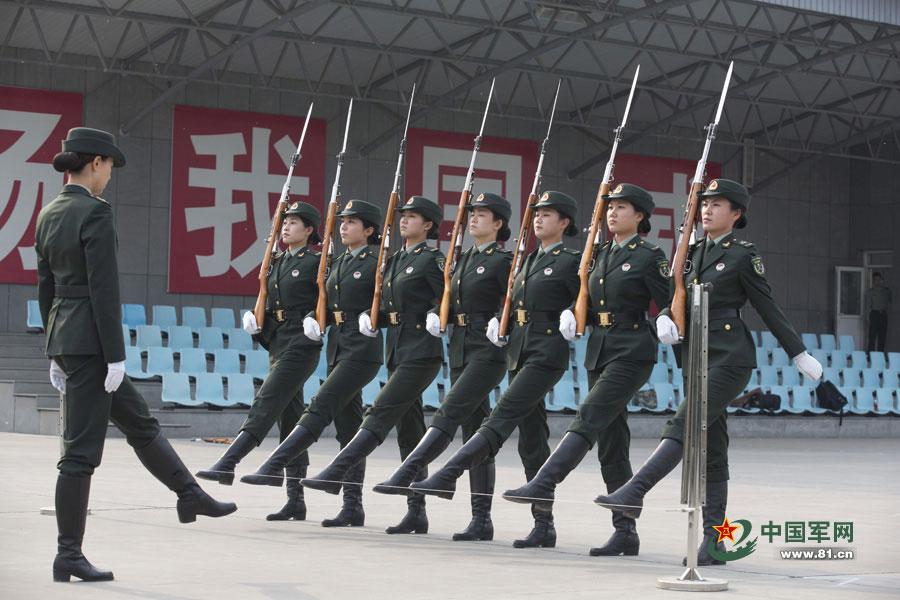 Female soldiers in Chinese People's Liberation Army (1/9) Headlines