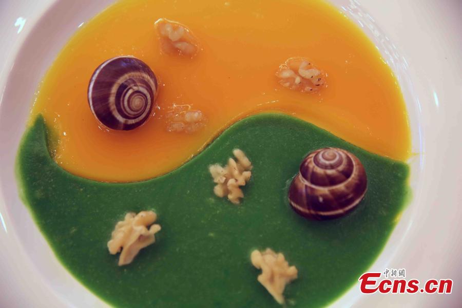 Snails star at French cuisine festival in Beijing(1/4)