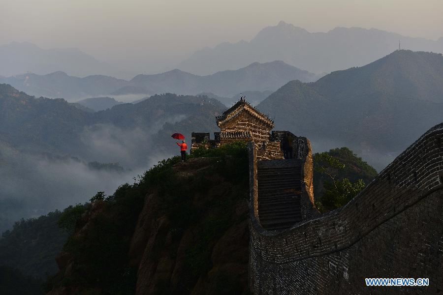 Cloud scenery of Great Wall after rainfall(1/4)