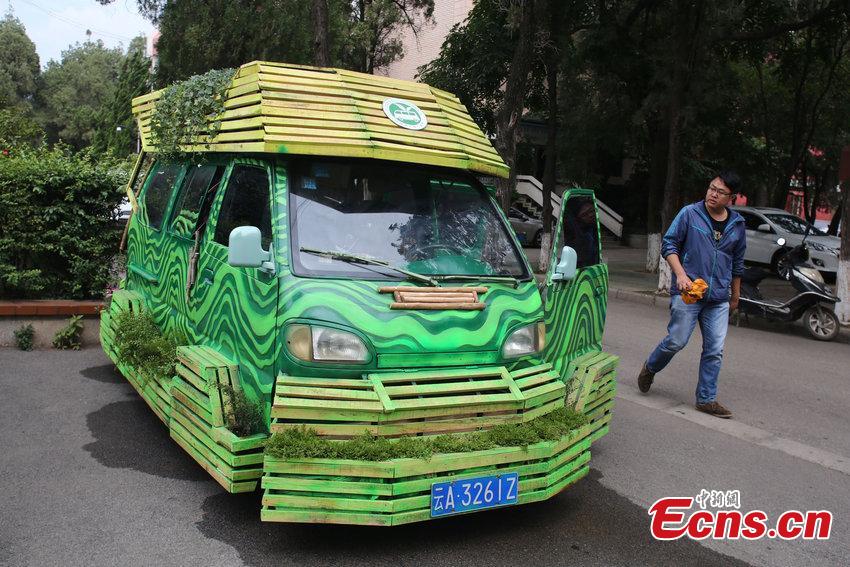 Students make sun-powered motorhome (1/3)
