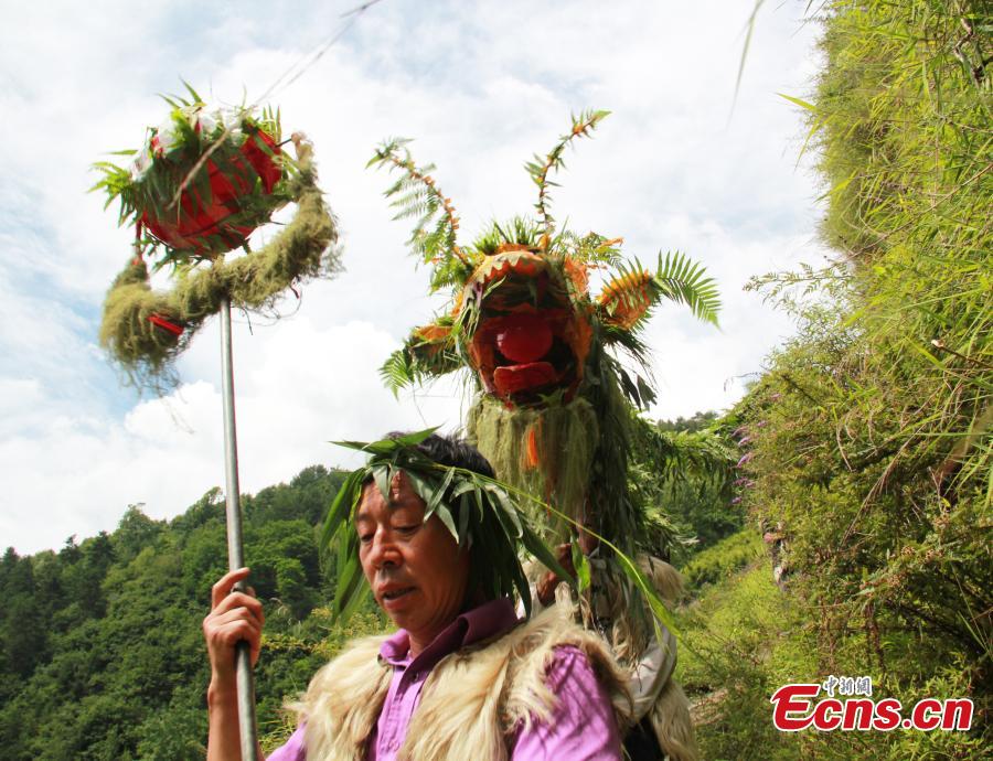 SW China villagers celebrate Water Dragon Festival(1/3)