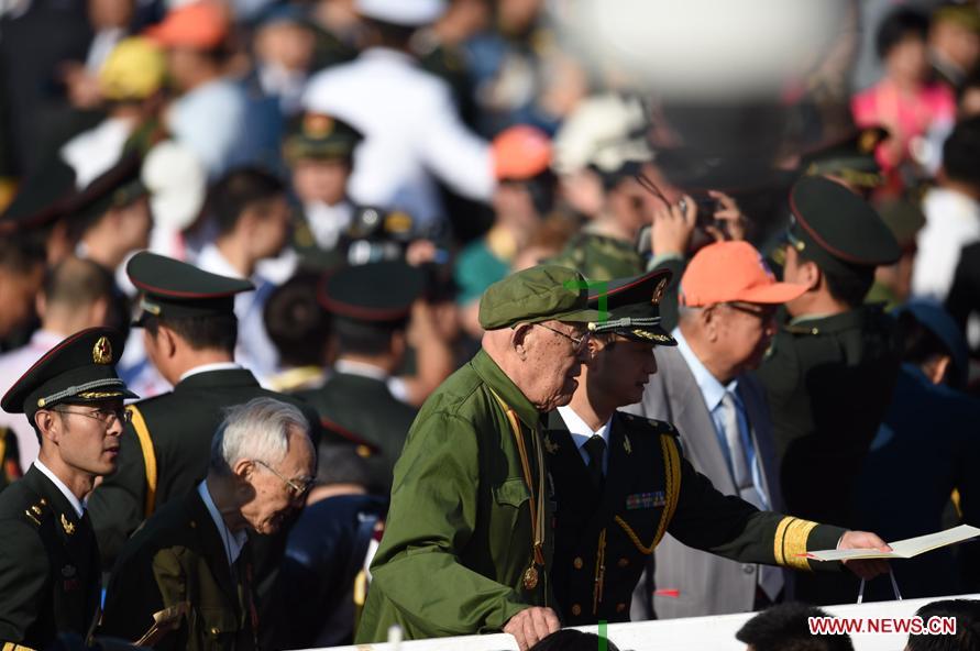 Veterans, guests arrive to attend V-Day parade(1/2)