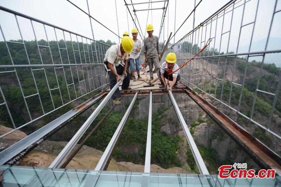A peek into life of suspension bridge builders(2/21)