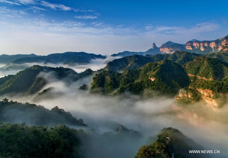 Scenery of Jiulong Valley on Taihang Mountain(1/3)