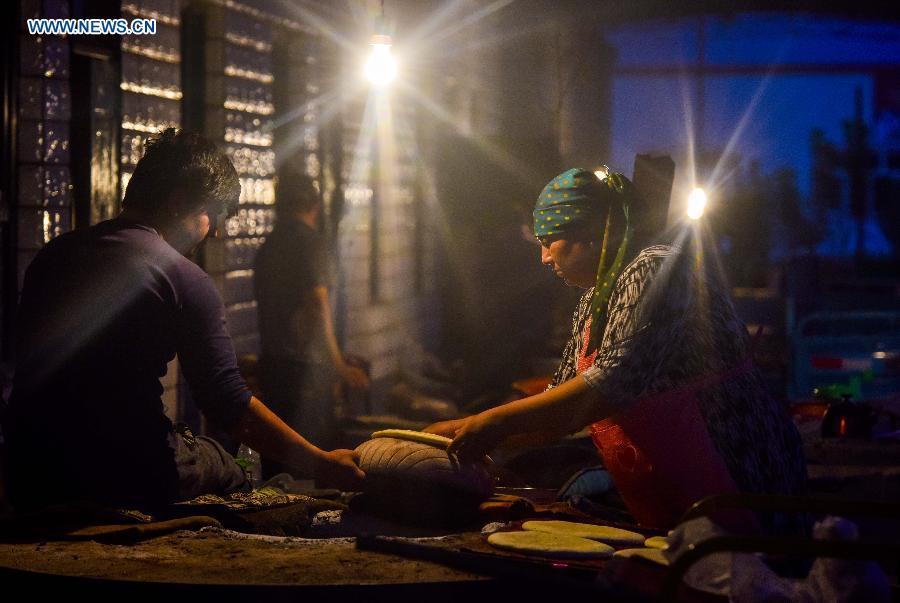 Life story of nang makers in Xinjiang(1/13)