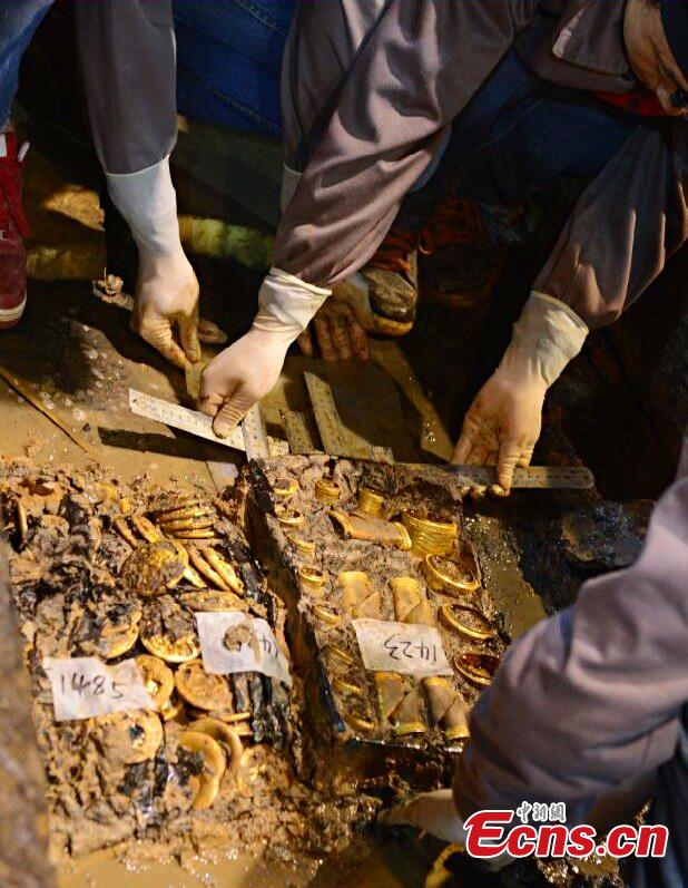 Rare gold hoofs found in 2,000-year-old Chinese tomb(1/5)