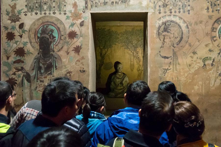 Dunhuang art exhibition held in Shanghai(1/5)