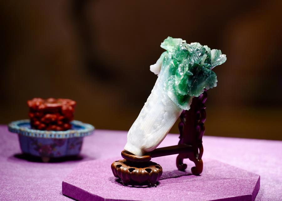 The porcelain work \