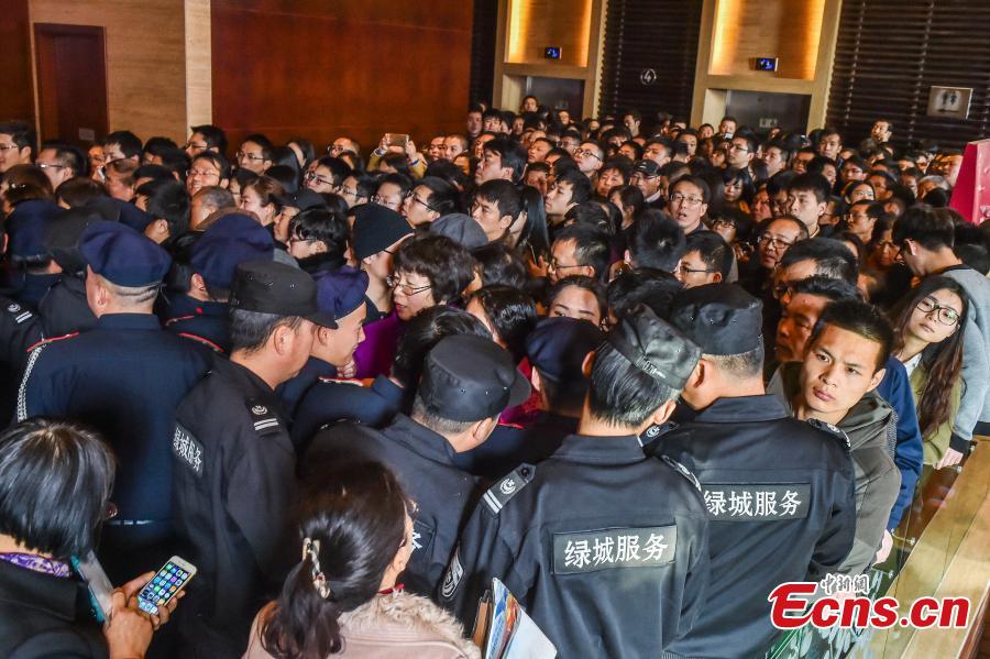 Housing market booms in Hangzhou(1/3)