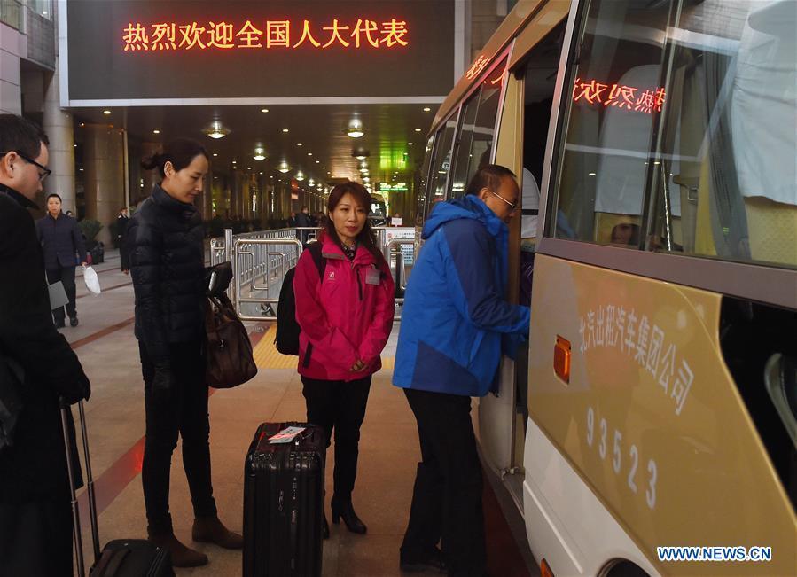 NPC deputies arrive in Beijing for annual session(1/7)