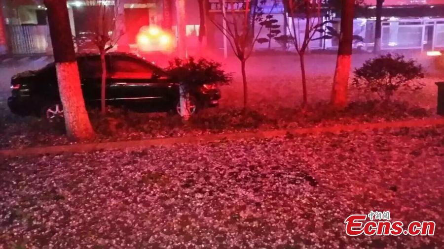 County hit by egg-sized hailstones(1/4)