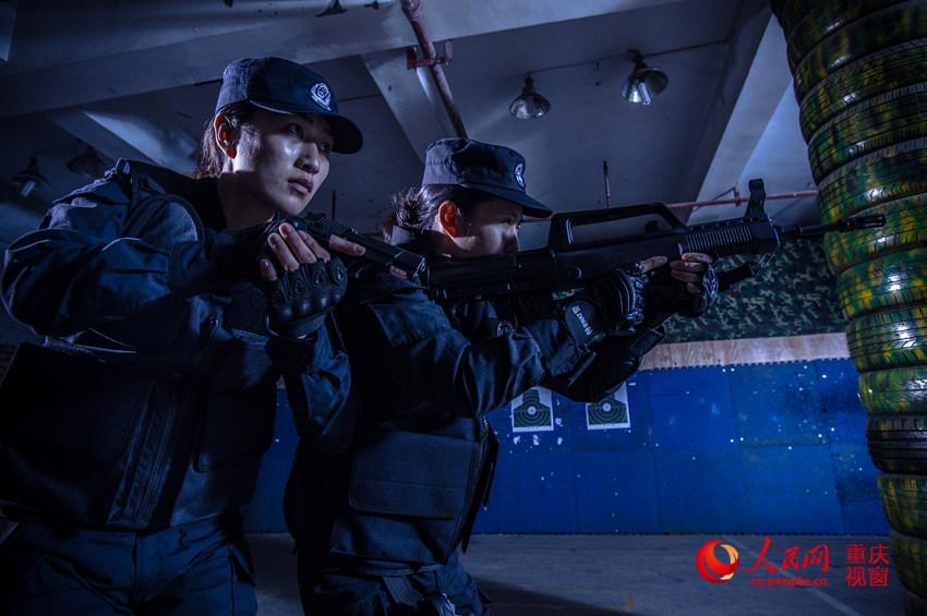 Cool training photos of Chongqing SWAT team(1/9)