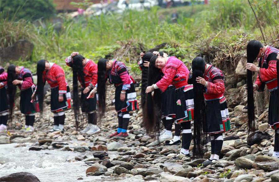 Yao women celebrate Long Hair Festival(1/5)