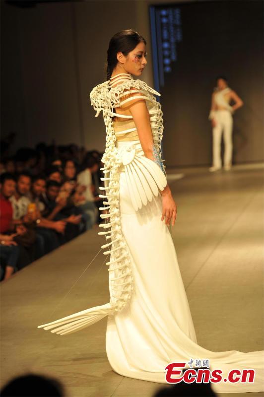 Students combine fashion and 3D printing(1/7)