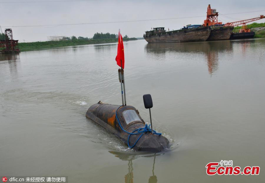 Farmer wins patent for homemade submarine (1/3)