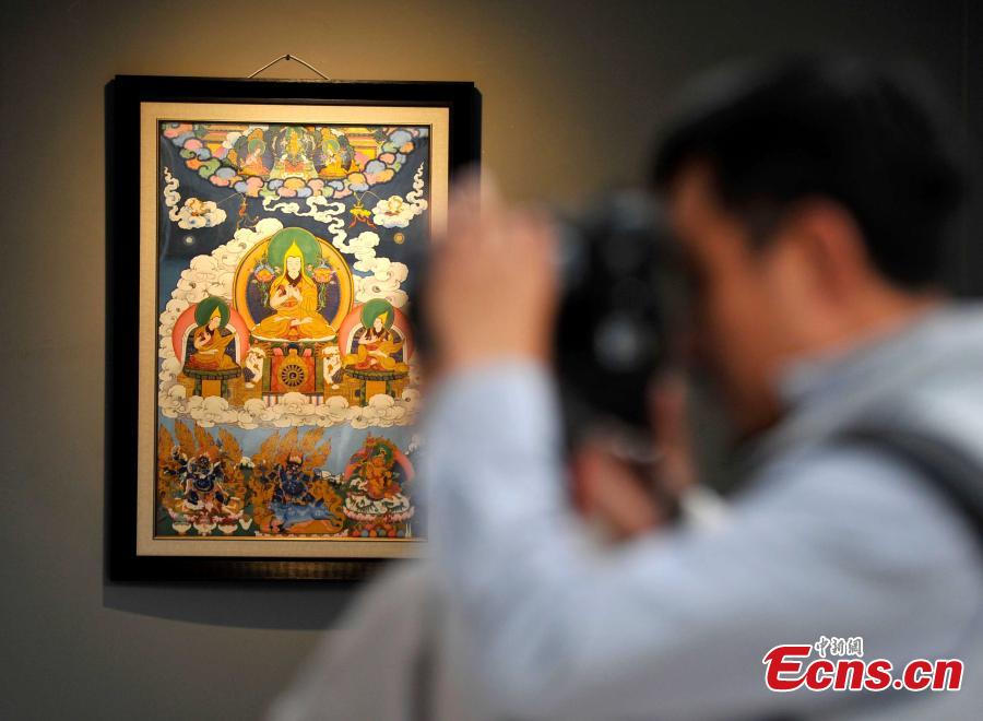Thangka master and students hold show in Lhasa (1/5)