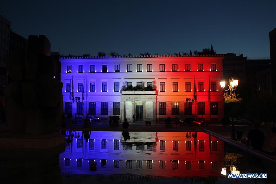 People around the world mourn for victims of Nice attack(1/8)