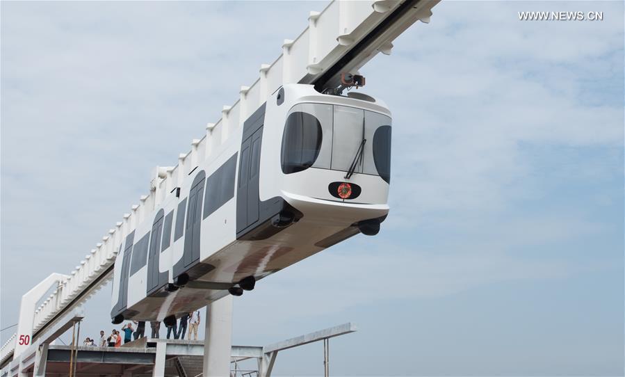 China's first suspension railway completes test run in Chengdu(1/6)