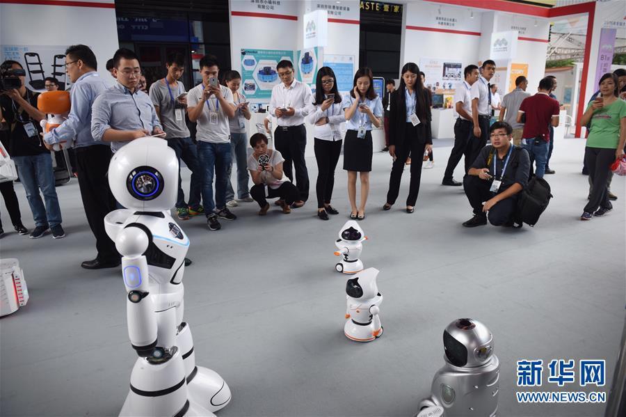 2016 Mass Entrepreneurship and Innovation Week kicked off on Wednesday in cities across China with Shenzhen and Beijing as its two main venues.  (Photo/Xinhua)