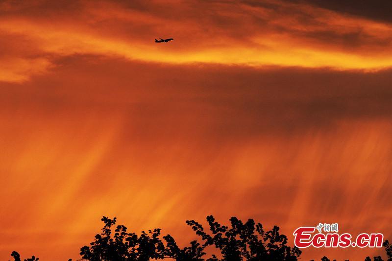Post-typhoon burning clouds in south China(1/1)