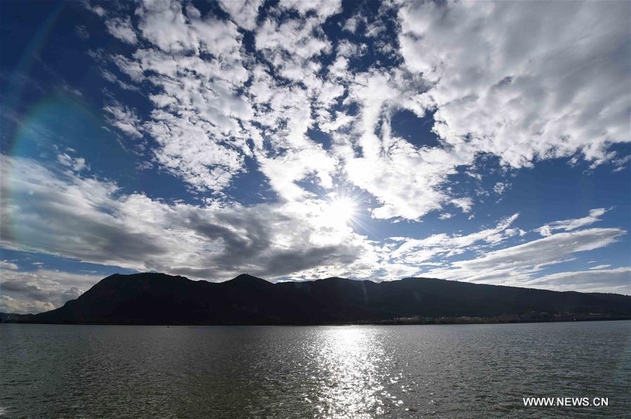 Autumn view of Dianchi Lake in Kunming(1/3)