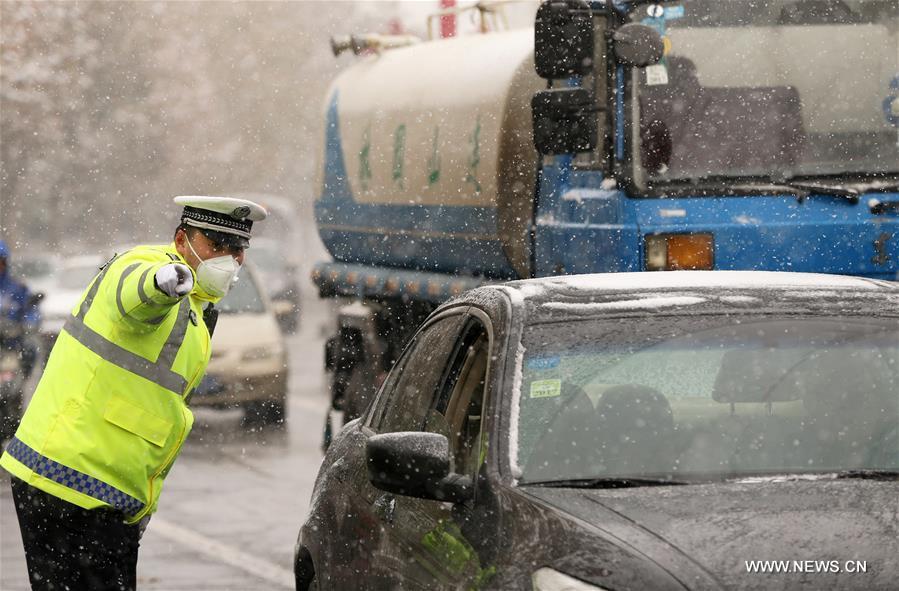 Cold front to bring gales, temperature down in central and east China (1/3)