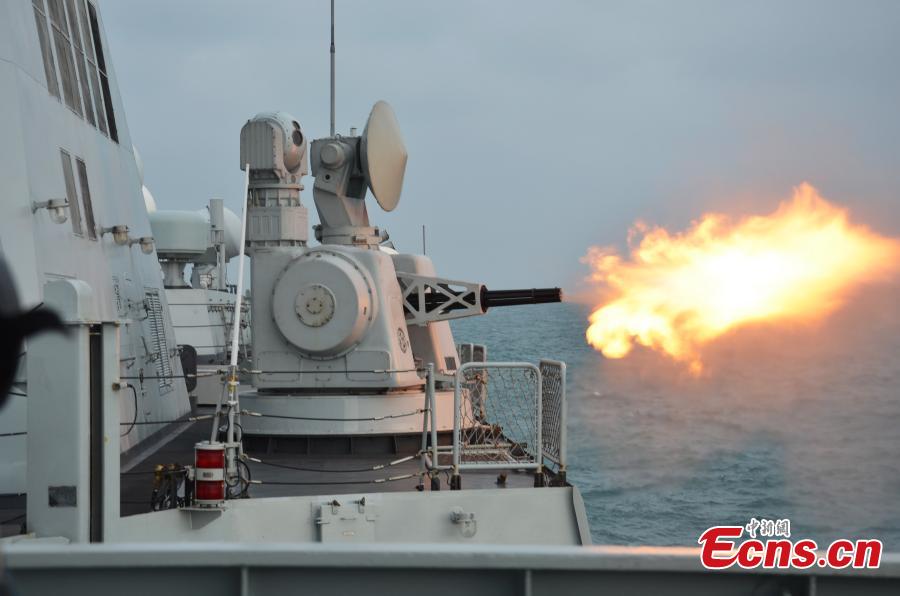 China's destroyers stage drills in the South China Sea(1/2)