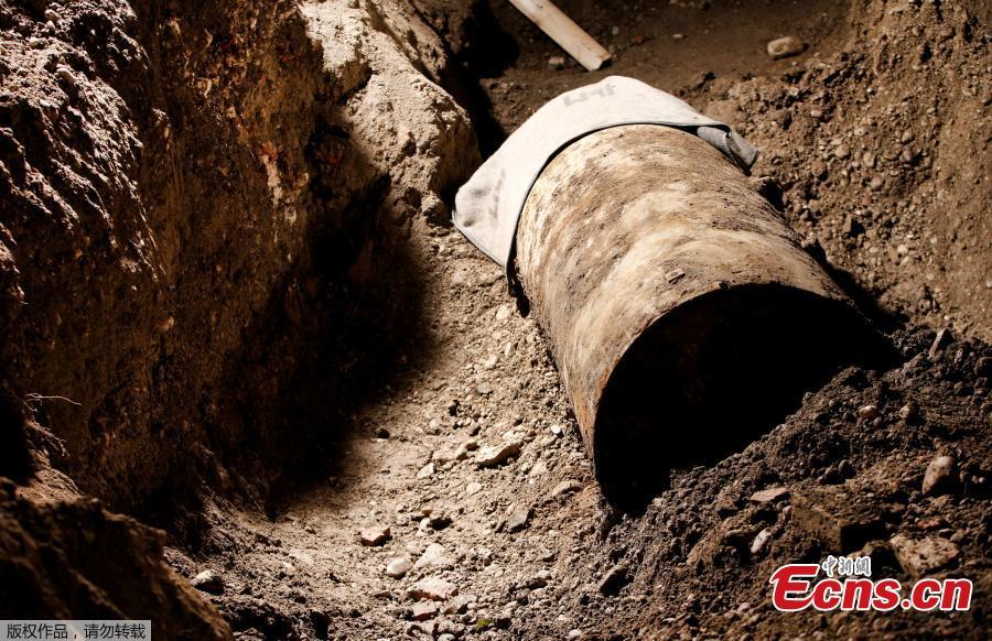 German town emptied as WWII bomb found(1/5)