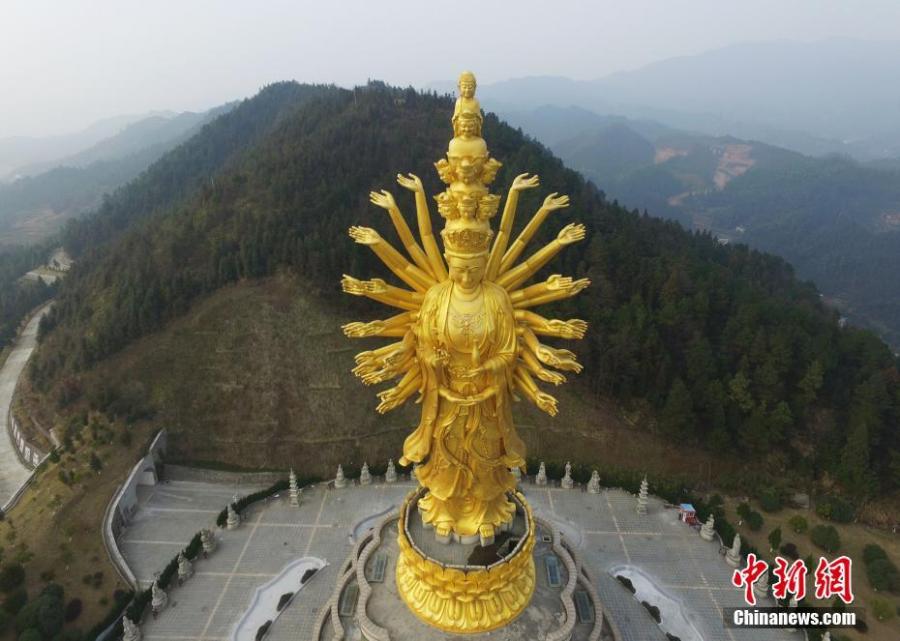 An aerial view of a thousand-hand Bodhisattva sculpture at the Miyin Temple in Ningxiang County, Central China’s Hunan Province, Dec. 29, 2016. The sculpture, at 99.19 meters tall, is said to be the largest outdoor thousand-hand Bodhisattva sculpture. (Photo: China News Service/Yang Huafeng)