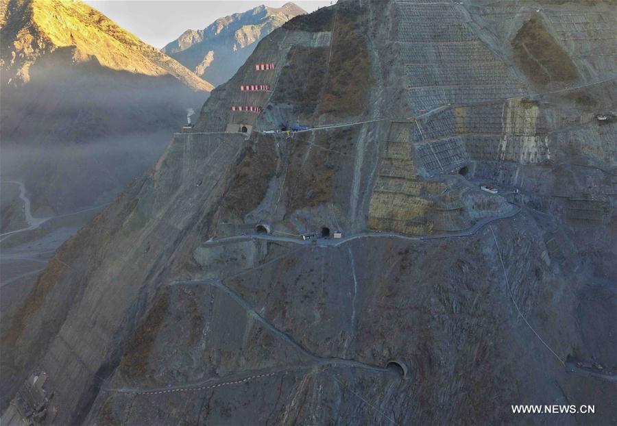 Lianghekou Hydropower Station at an elevation of 3,000 meters(1/4)